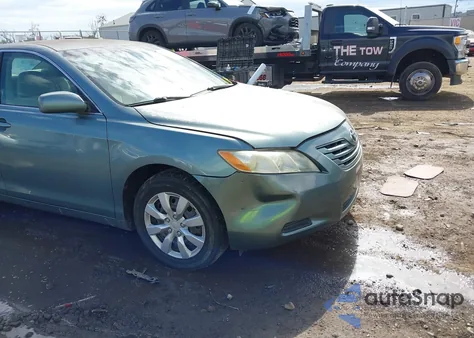 2007 Toyota Camry Le V6 z USA, uszkodzony, nr VIN 4T1BK46K77U509925